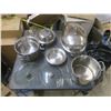 Image 2 : assorted kitchenware
