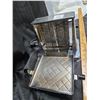 Image 2 : VINTAGE TOASTER 1930'S. 125V-450W. 6.5" HIGH