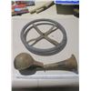Image 2 : 14"x16" 1930s steering wheel and car horn