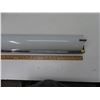 Image 3 : 36" Bathroom Light Fixture (no bulbs) - working