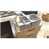 Image 1 : 3 ONEX STAINLESS STEEL SINKS D18" X W31" X H8"