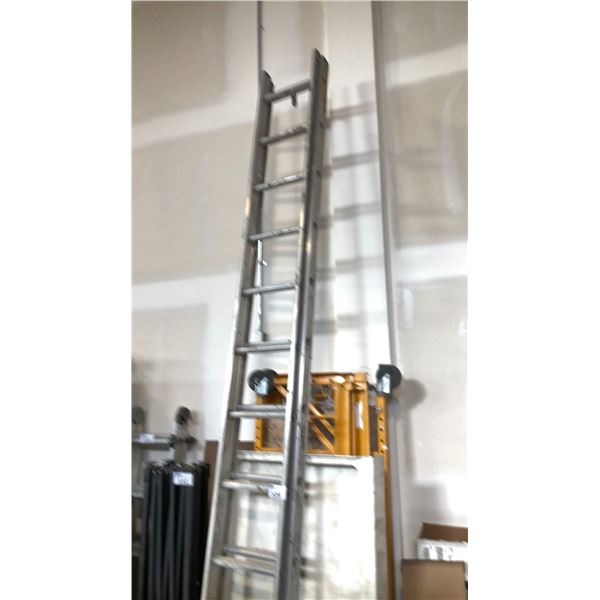 ALUMINUM 20' EXTENDABLE LADDER