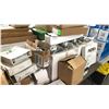 Image 3 : TABLE LOT OF MISC PLUMBING AND LIGHTING PRODUCT