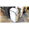 Image 2 : 2 PORTABLE AIR CONDITIONERS