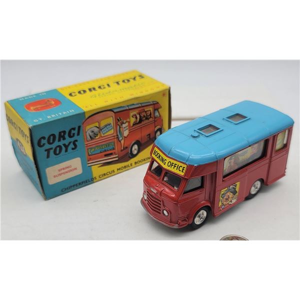 HARD TO FIND Corgi Toys # 426 Chipperfield's Circus Mobile Booking Office very clean with Great Orig
