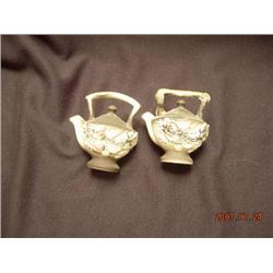 Dragon ware S & P Shakers