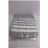 Image 2 : Scarf - Shelby Grey Pattern (NIB)