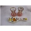 Image 4 : (4) Sets of Salt & Pepper Shakers (Totem Pole, Gingerbread Man), Pair of Small Glass Vases, Chef's S