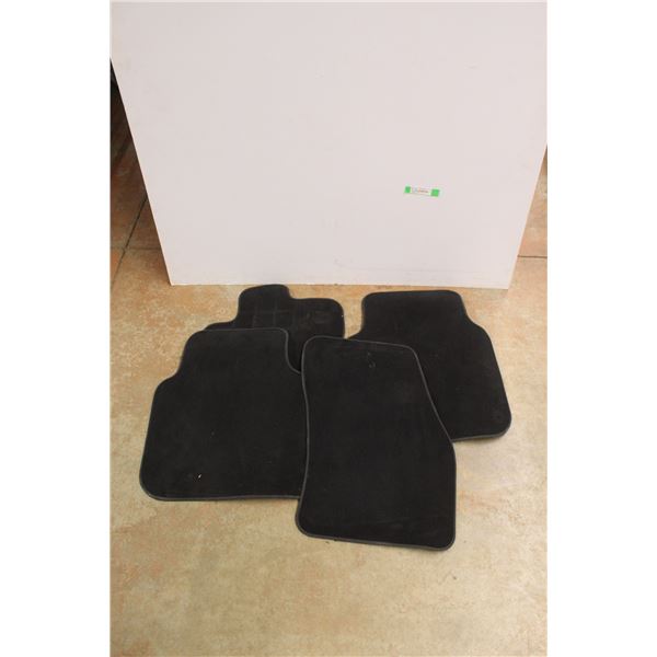 (4) 2021 Volkswagen Tiguan Floor Mats
