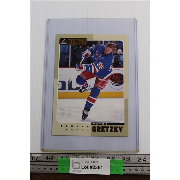 Pinnacle Beehive Wayne Gretzky Hockey Post Card - Authenticity Not Guaranteed