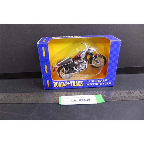 Maisto Road & Track 1/18 Scale Triumph Motorcycle (NIB)