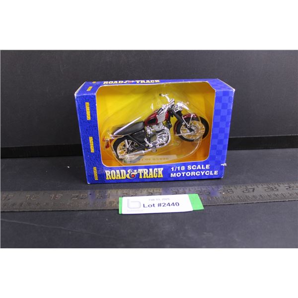 Maisto Road & Track 1/18 Scale Triumph Motorcycle (NIB)