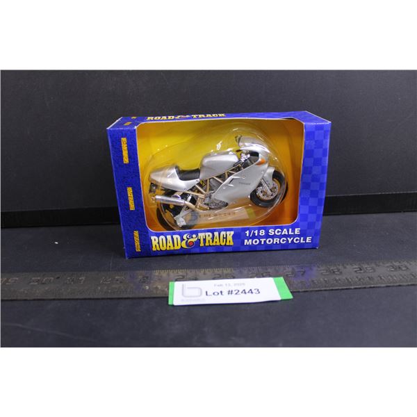 Maisto Road & Track 1/18 Scale Ducati Motorcycle (NIB)