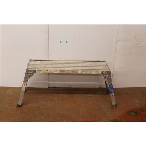 **Master Aluminum Step Stool 39 1/2'' x 12'' x 1' 8''