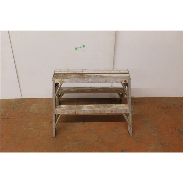 ** Aluminum Step Stool 24'' x 28''