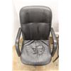 Image 3 : *Faux Leather Office Chair and Cushion Chair - 37'' x 28'' x 25''