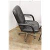 Image 4 : *Faux Leather Office Chair and Cushion Chair - 37'' x 28'' x 25''