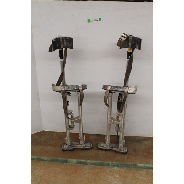 * Pair of Drywall Stilts 43'' x 11''