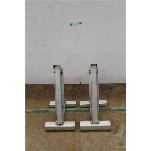 *(2) Ladder Stands 20'' x 14''