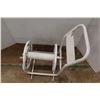 Image 2 : **Hose Reel 32'' x 29'' x 16''