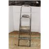 Image 2 : *53'' Step Ladder