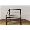 Image 2 : *Metal Base/Rack 39'' x 24''