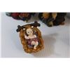 Image 9 : 13 pc Porcelain Nativity Decor - Chipped