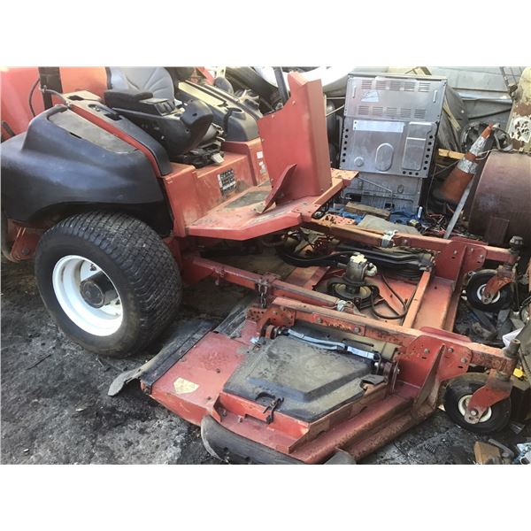2011 TORO 5900 Ride-On Lawn Mower