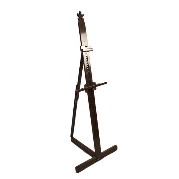 A Park Used Painters Easel.