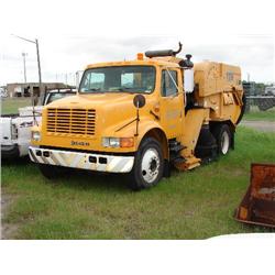 1993 NAVISTAR 4600 SWEEPER TRK (3398 hrs)