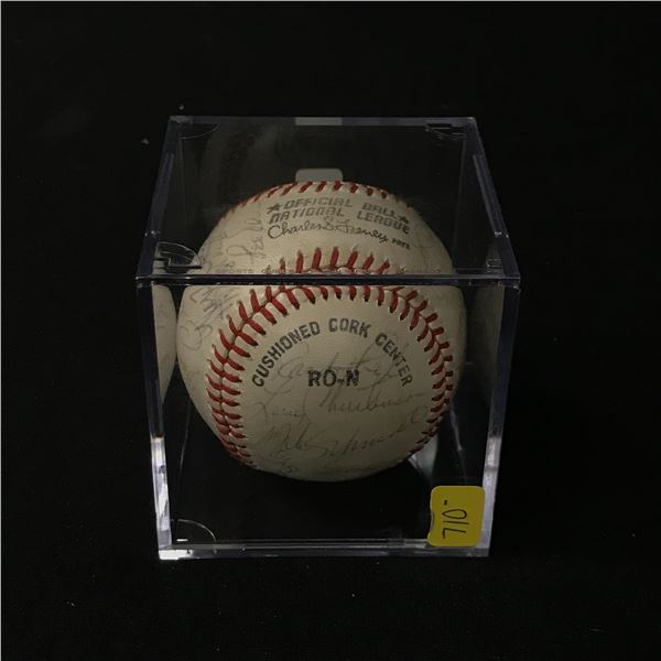 1980 PHILADELPHIA PHILLIES TEAM SIGNED BASEBALL (PSA COA)