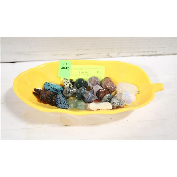 TRAY OF MIXED GEMSTONES