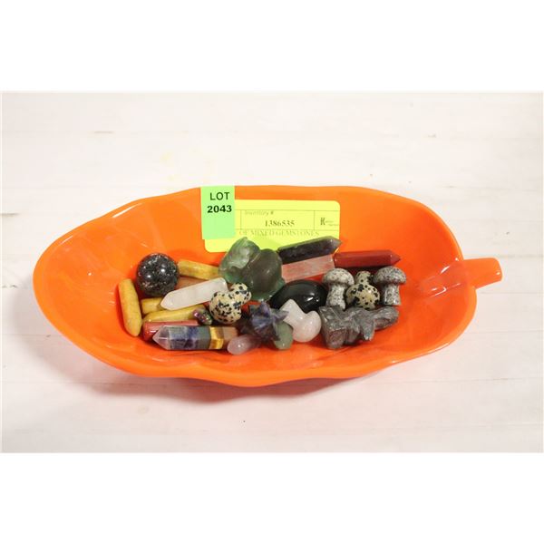 TRAY OF MIXED GEMSTONES