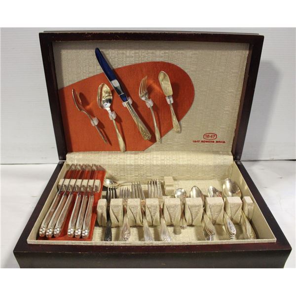 COMPLETE 1847 ROGERS BROS SERVICE SET IN