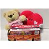 Image 1 : LOT OF VALINTINES AND 2 VALINTINE PLUSHES