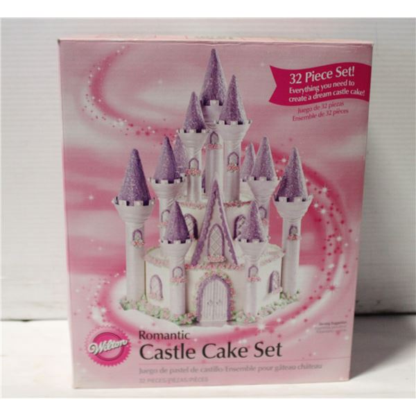 32 PIECE CASTLE CAKE SYSTEM