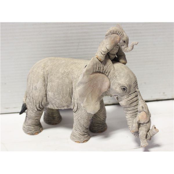 8"X6" ELEPHANT WITH BABIES