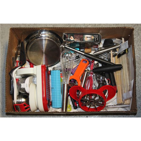 KITCHEN UTENSILS/GADGETS ASSORTED