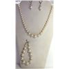 Image 1 : 31)  SET OF PEARLS, INCLUDES 22" GRADUATED SIZE