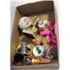 Image 1 : BOX WITH VINTAGE DECOR, INCLUDING MIDDLE EASTERN