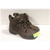 Image 1 : WINTER BOOTS WATER PROOF, SIZE WOMENS 8, BY DRY