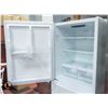 Image 2 : S&D MOFFAT 30" 19 CU FT WHITE BOTTOM MOUNT FRIDGE