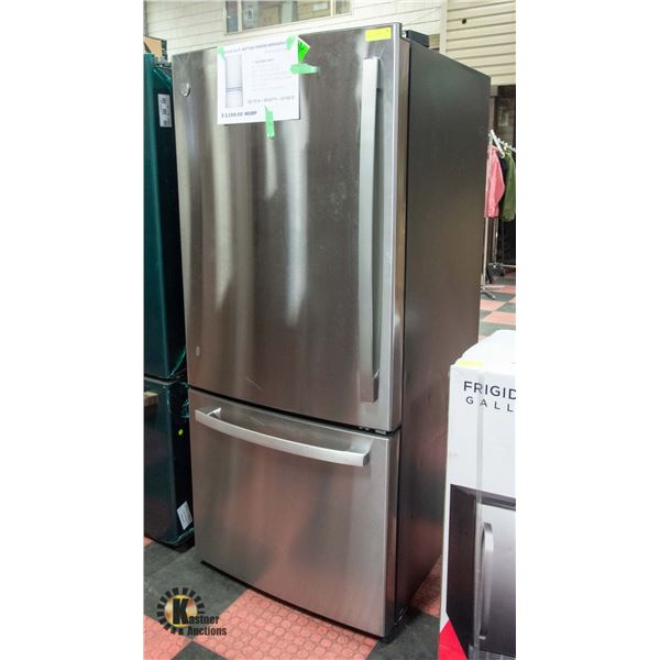 S&D GE 30" BOTTOM FREEZER STAINLESS FRIDGE
