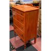 Image 2 : 4 DRAWER DRESSER MISSING 1 KNOB H-46" W-17" L-28"