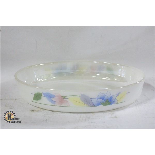 VINTAGE 1980'S ARCUISINE MILK GLASS