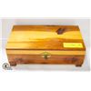 Image 2 : WOODEN BOX WITH ESTATE ITEMS INCLUDES CRYSTAL-