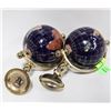 Image 1 : 2 SMALL METAL GLASS GLOBES WITH SCREW