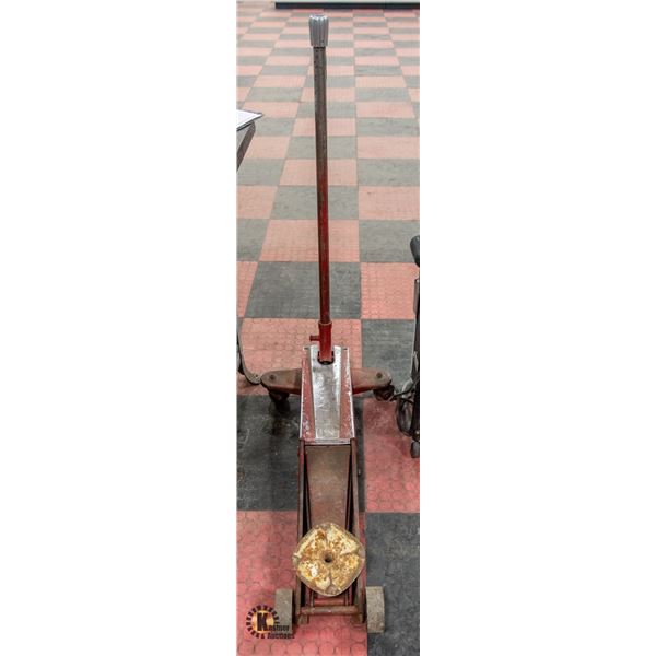 "PAWN SHOP" 1 1/2 TON RED FLOOR JACK