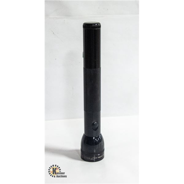 VINTAGE MAG-LITE 12 INCH FLASHLIGHT