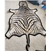 Image 2 : Zebra Rug